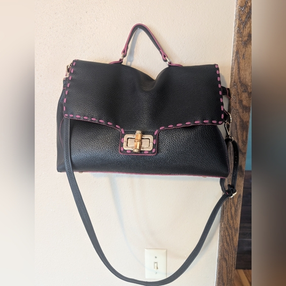 Montana West Handbags - Montana West Black and Pink Crossbody Bag